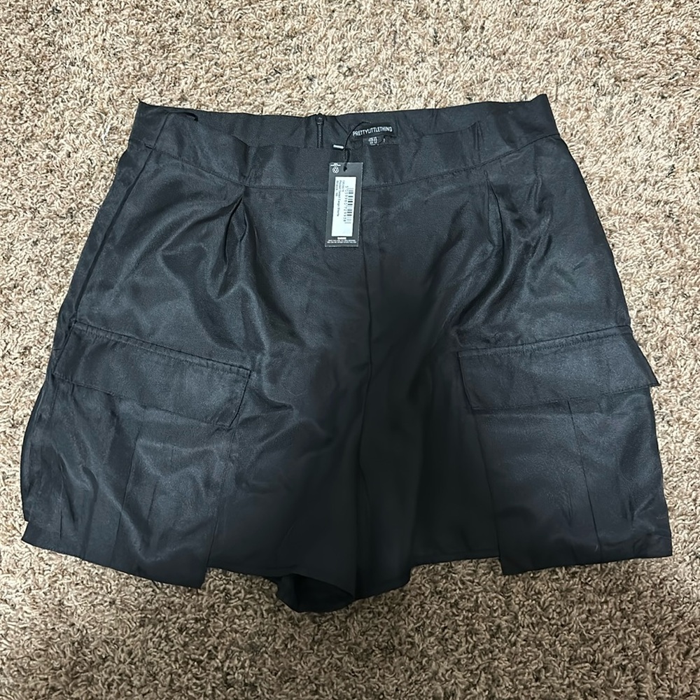 PRETTYLITTLETHING cargo shorts- Size 12